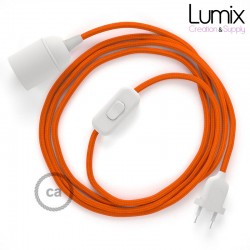Tragbare Lampe mit flexiblem orangefarbenem Textilkabel in Seidenoptik