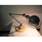 Lampe Jielde 2 bras vert clair industrie sur socle en Cyprès