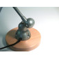 Lampe Jielde 2 bras vert clair industrie sur socle en Cyprès