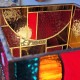Lampe à poser LUXF-SERIE1 en vitrail Tiffany, béton noir, cuivre et laiton