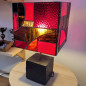 Lampe à poser LUXF-SERIE1 en vitrail Tiffany, béton noir, cuivre et laiton