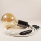 Lampe à suspendre type baladeuse porte-douille métal lisse Perle noire - Câble textile blanc Lampe à suspendre type baladeuse porte-douille métal lisse Perle noire - Câble textile blanc